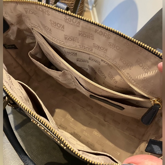 Michael Kors Handbag - Picture 5 of 12